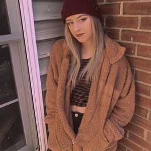 Meet your Posher, Kayla